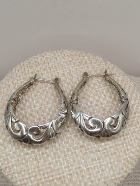 Vintage Sterling Silver Filigree Floral Openwork Scroll Oval Hoop Earrings